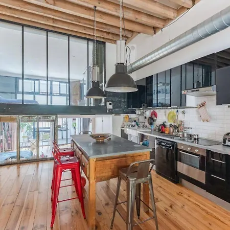 Apartament Large Loft With Terrace